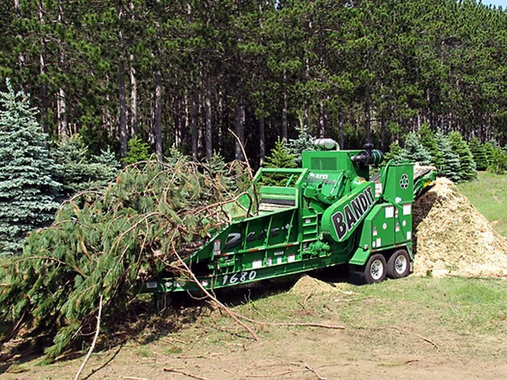 2025 Bandit 2680XP Beast Recycler | The Beast Horizontal Grinder — Track