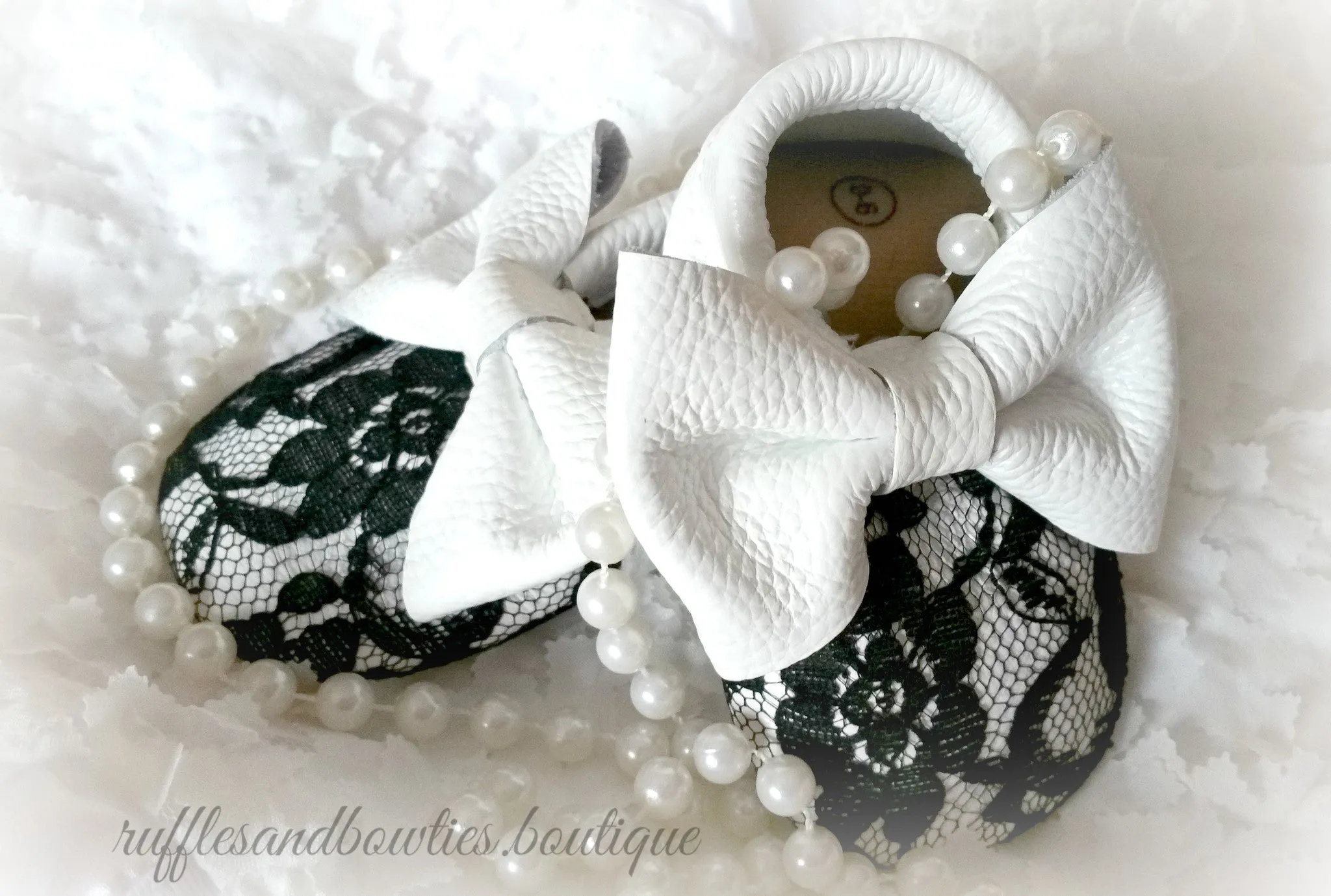 Baby Girl Lace leather Moccaisns - White  with Black Lace Big Bow Leather Baby Moccasins - Baby Girl Moccasins - Bow Moccasins - Gold Bow Moccasins  - Soft Shoes - Lace Moccasins