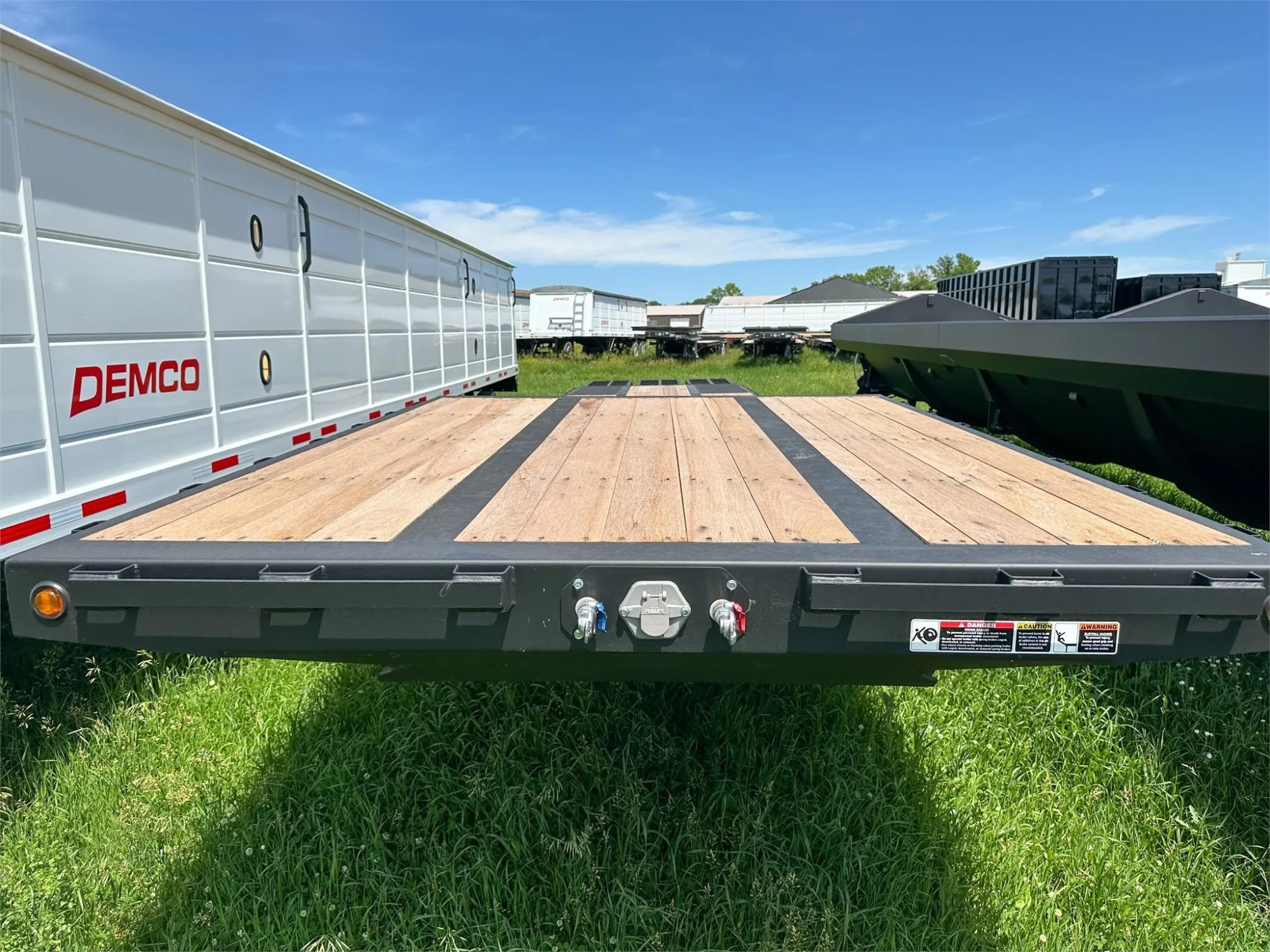 Demco Tandem Axle Drop Deck Trailers   5' Beaver Tail with Twin Ramps | Model DD40-5 & DD45-5 | Length 40ft To 45ft | For Tractors