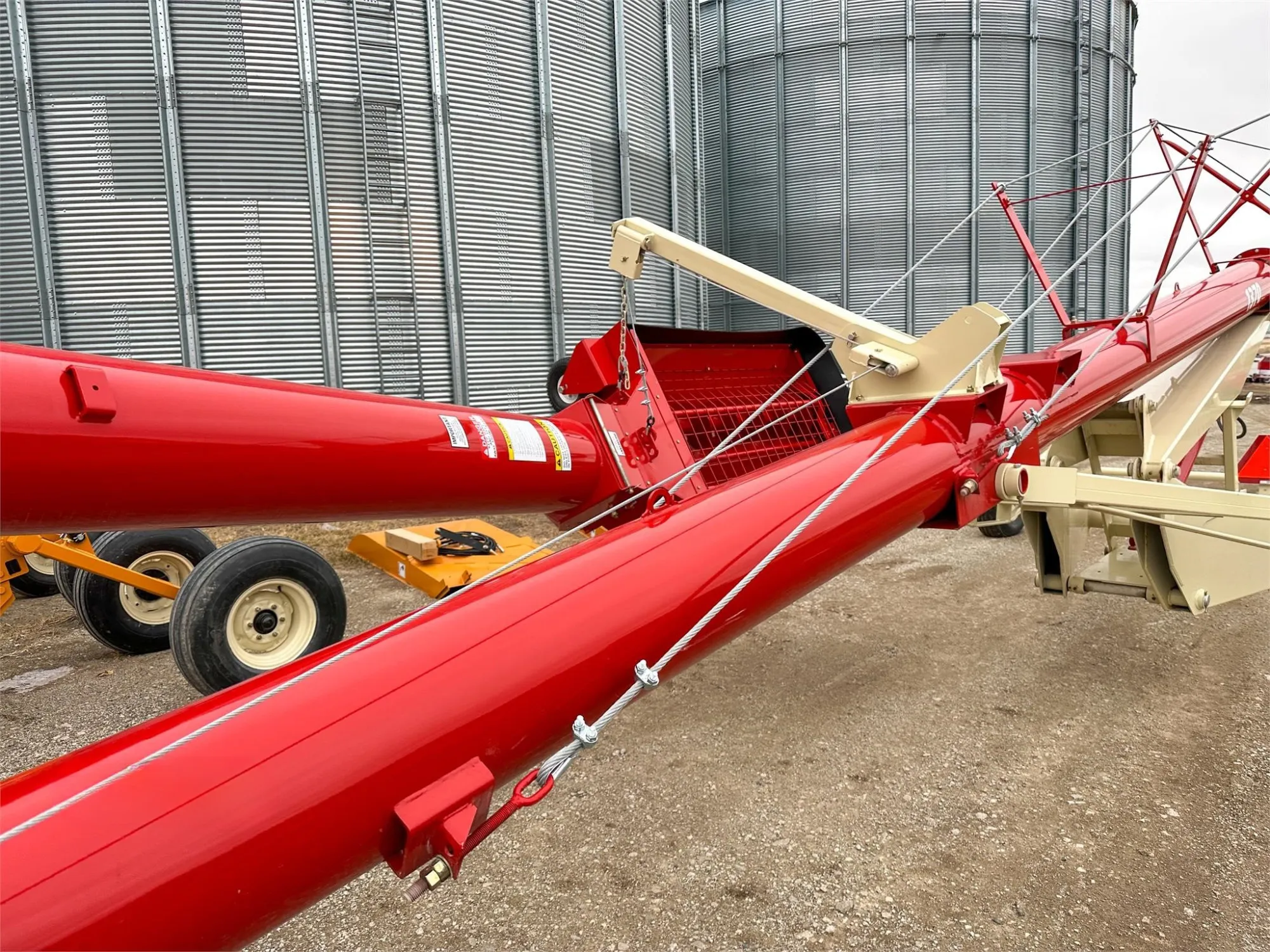 Farm King Back-saver Grain Auger | Model Y-1370 | Size 13" x 70' | PTO Horsepower 80 Hp | For Tractors