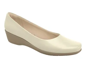 Stylish Off-White 3cm Wedge Business Shoe by Piccadilly – The Perfect Fusion of Elegance and Comfort Piccadilly Ref: 143133-282