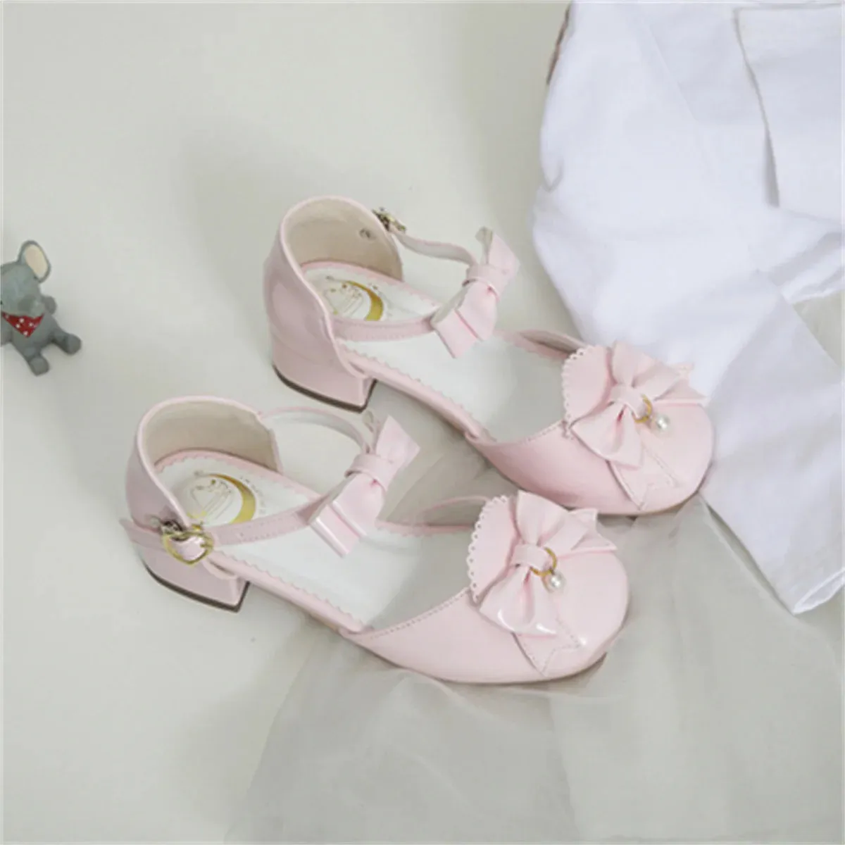 Uniwim Japanese Sweet Lolita Cosplay Girl's Shoes Cute Lolita Round Head Bow Pearl Lotus Leaf Buckle Strap 3-5cm Middle Heel PU Shoes