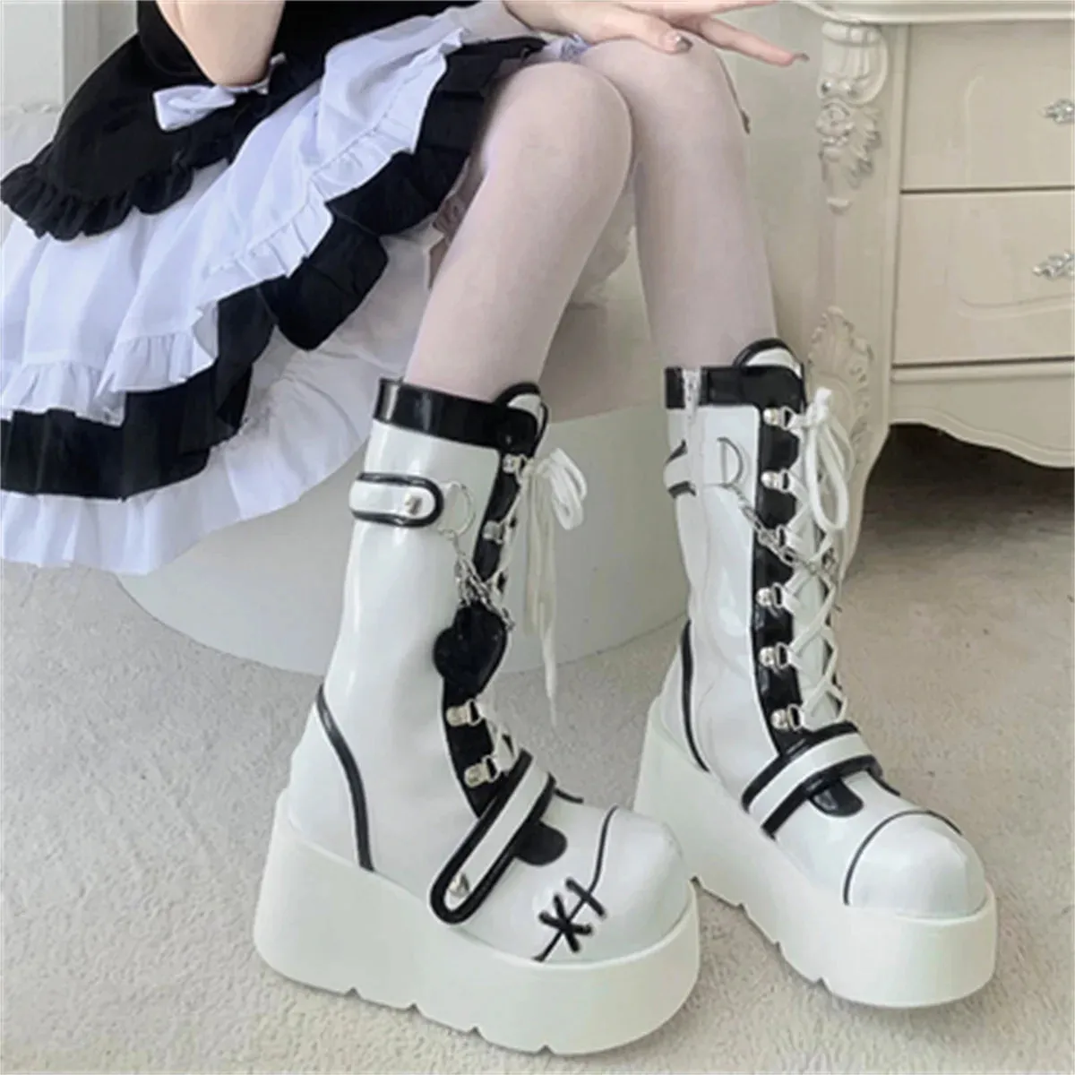 Uniwim Retro Dark Punk Victorian Girl Shoes Lolita Cosplay Round Head Thick Bottom Lacing Strap Metal Chain Love Rivet 4-7cm Boots